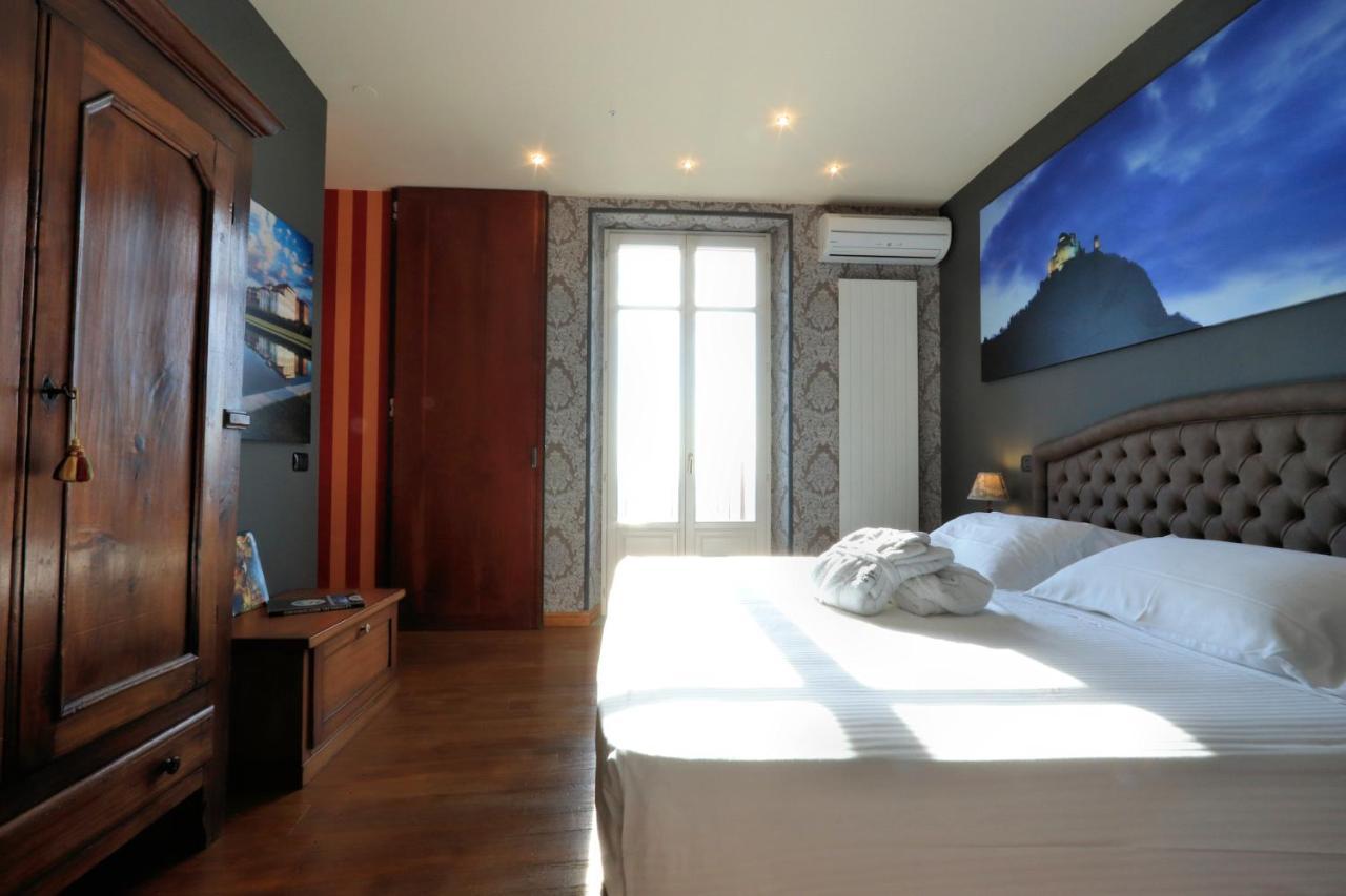 Felicin - Palazzo Boeri Panoramic Suites มอนฟอร์เต ดิ อัลบา ภายนอก รูปภาพ