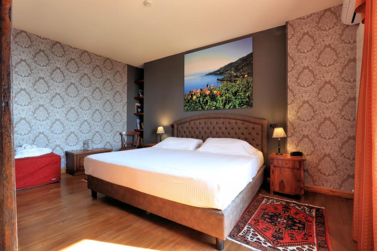 Felicin - Palazzo Boeri Panoramic Suites มอนฟอร์เต ดิ อัลบา ภายนอก รูปภาพ