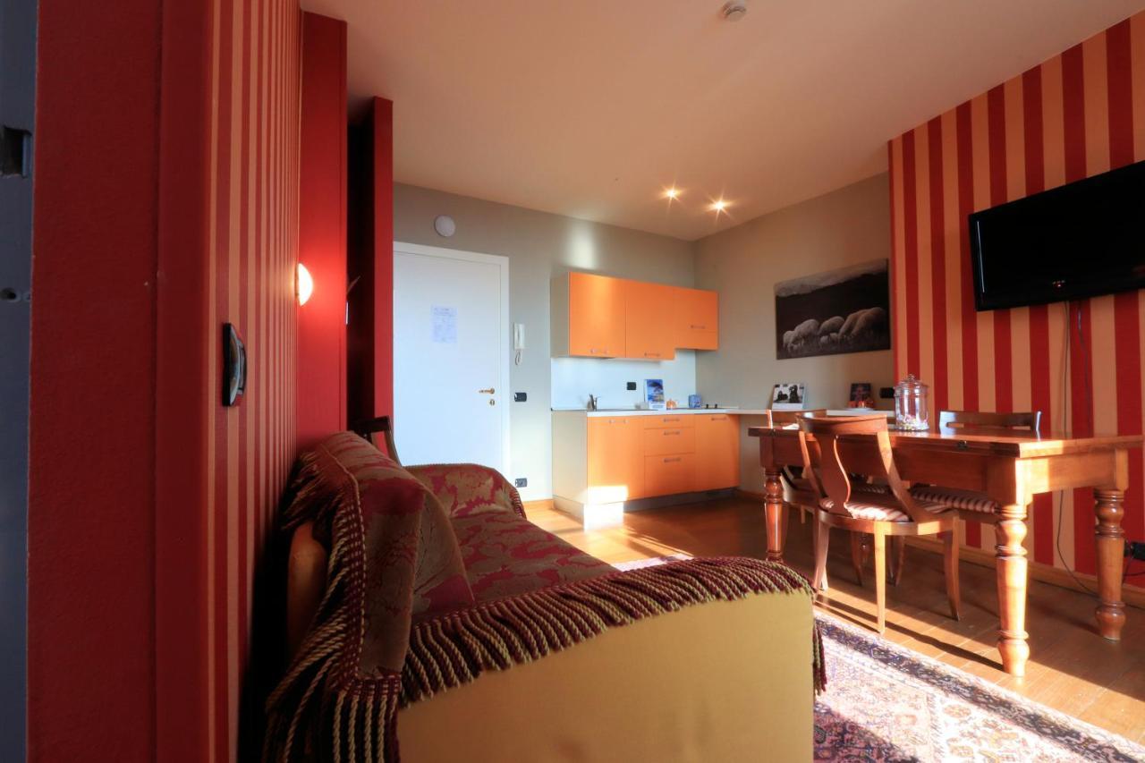 Felicin - Palazzo Boeri Panoramic Suites มอนฟอร์เต ดิ อัลบา ภายนอก รูปภาพ