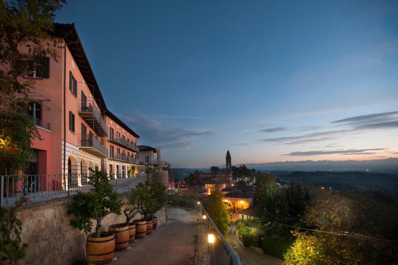 Felicin - Palazzo Boeri Panoramic Suites มอนฟอร์เต ดิ อัลบา ภายนอก รูปภาพ