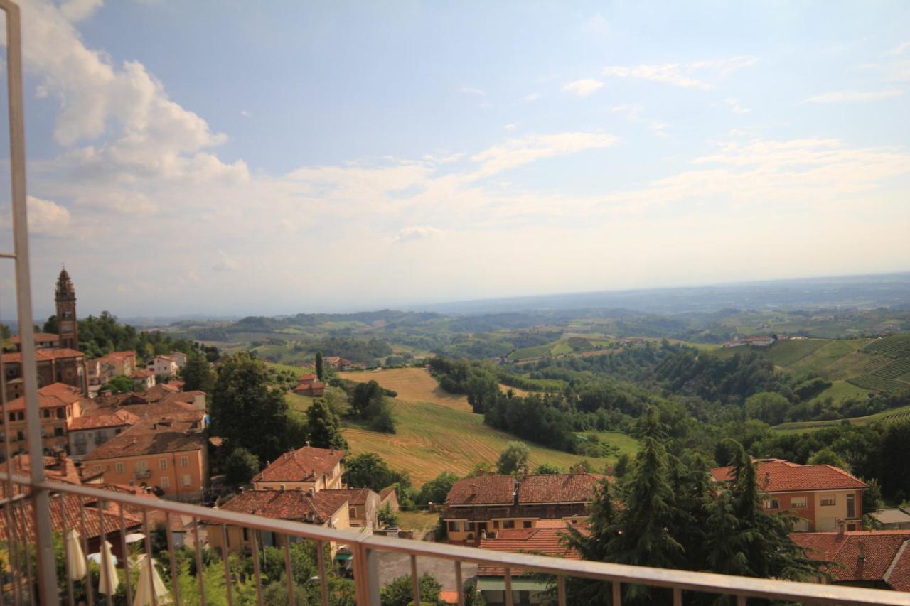 Felicin - Palazzo Boeri Panoramic Suites มอนฟอร์เต ดิ อัลบา ภายนอก รูปภาพ