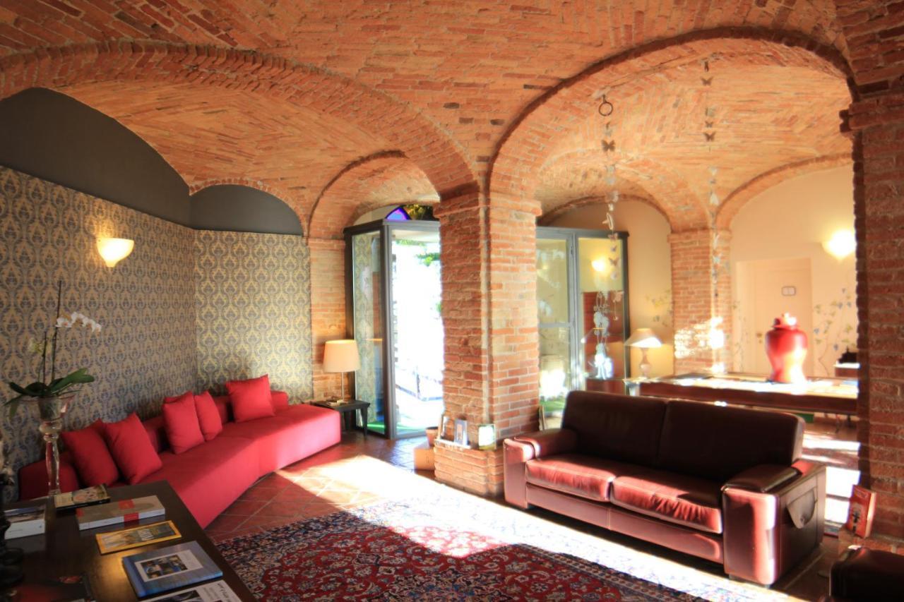Felicin - Palazzo Boeri Panoramic Suites มอนฟอร์เต ดิ อัลบา ภายนอก รูปภาพ