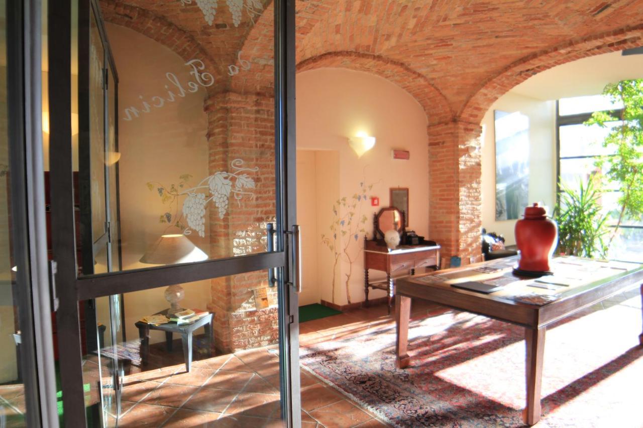 Felicin - Palazzo Boeri Panoramic Suites มอนฟอร์เต ดิ อัลบา ภายนอก รูปภาพ