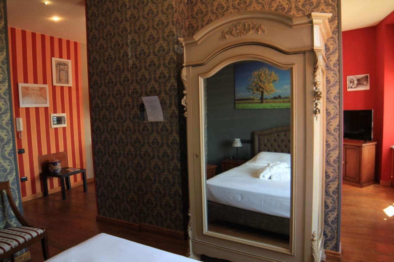 Felicin - Palazzo Boeri Panoramic Suites มอนฟอร์เต ดิ อัลบา ภายนอก รูปภาพ
